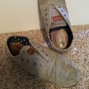 Toms shoes
